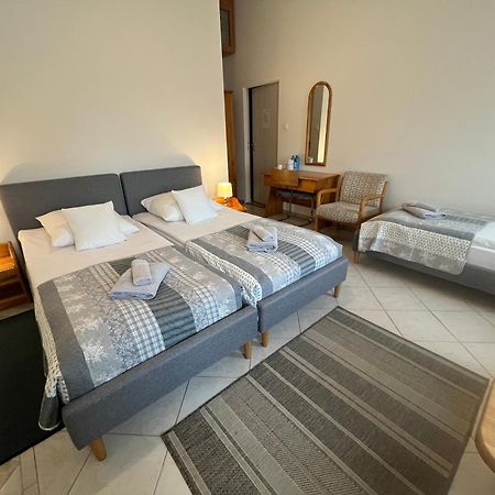 Gosciniec Jantar Hotel Gizycko Ngoại thất bức ảnh