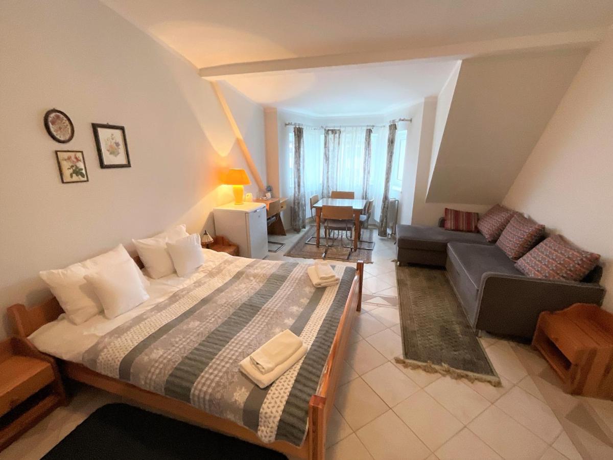 Gosciniec Jantar Hotel Gizycko Ngoại thất bức ảnh