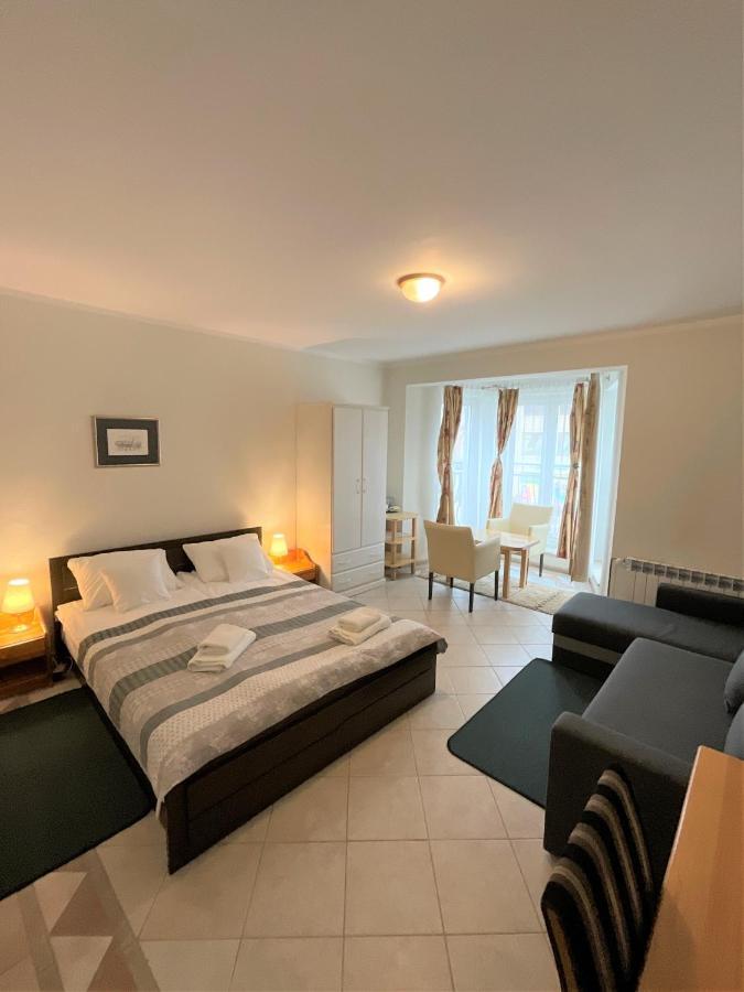 Gosciniec Jantar Hotel Gizycko Ngoại thất bức ảnh