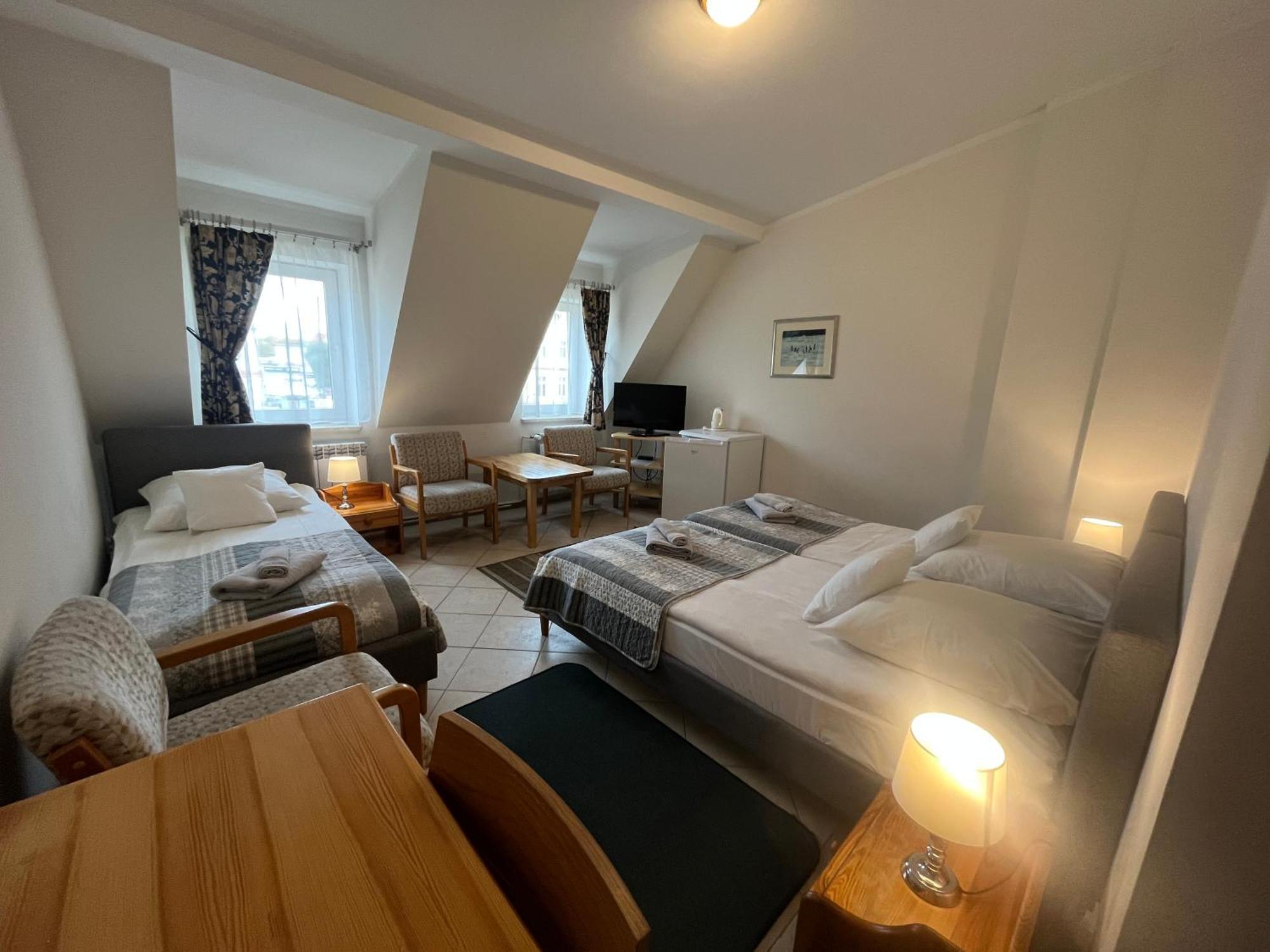 Gosciniec Jantar Hotel Gizycko Ngoại thất bức ảnh