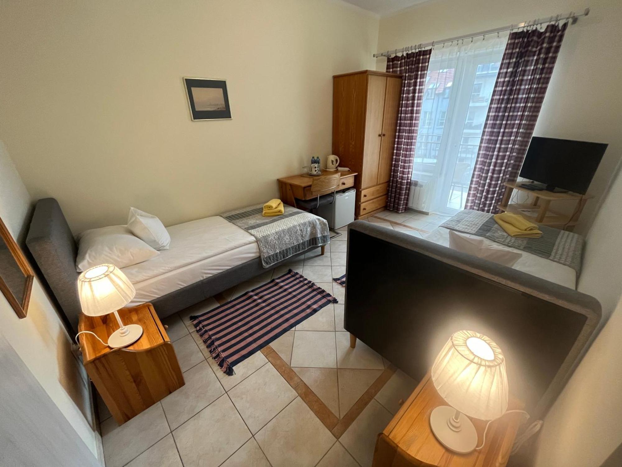 Gosciniec Jantar Hotel Gizycko Ngoại thất bức ảnh