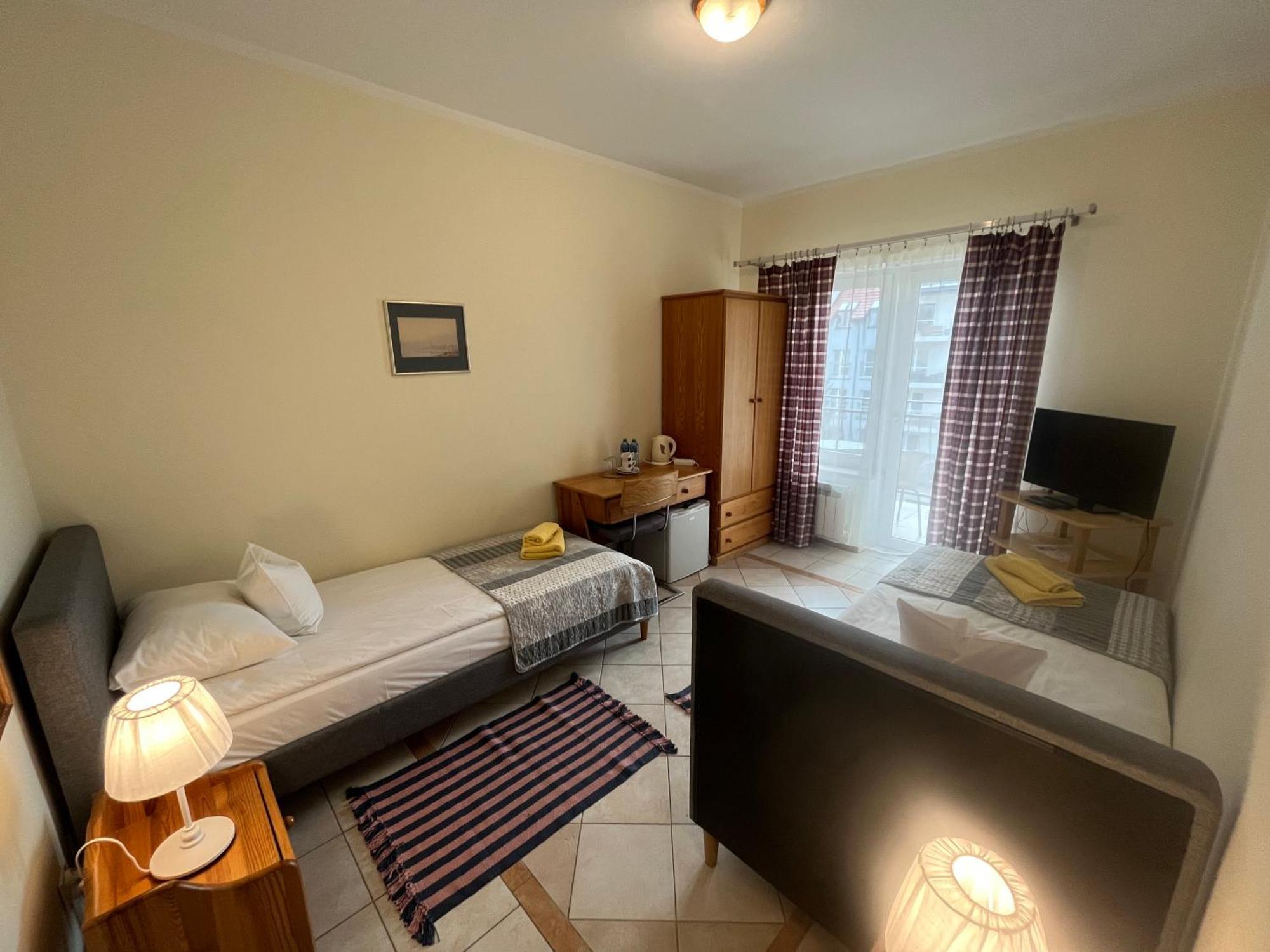 Gosciniec Jantar Hotel Gizycko Ngoại thất bức ảnh