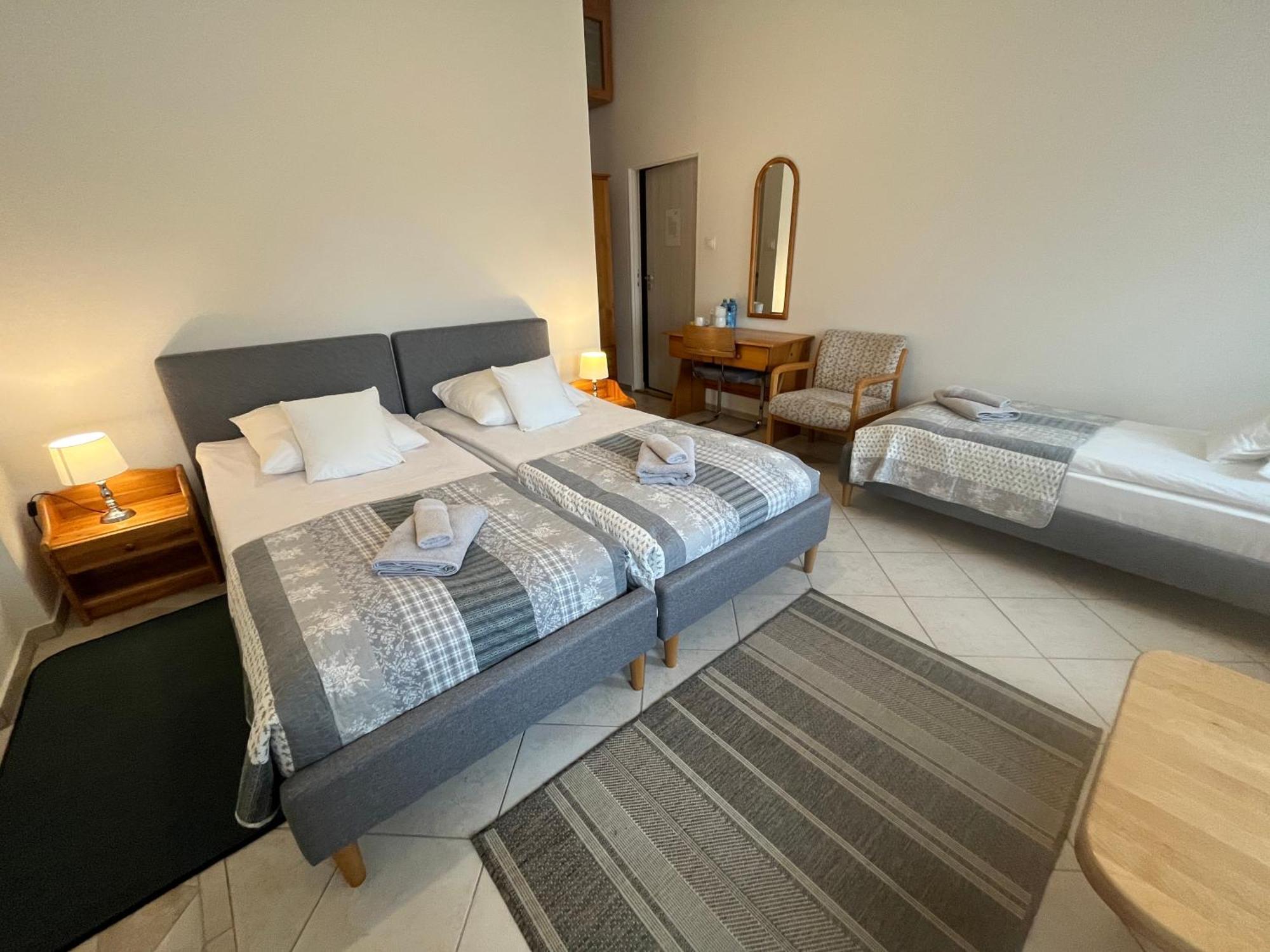Gosciniec Jantar Hotel Gizycko Ngoại thất bức ảnh