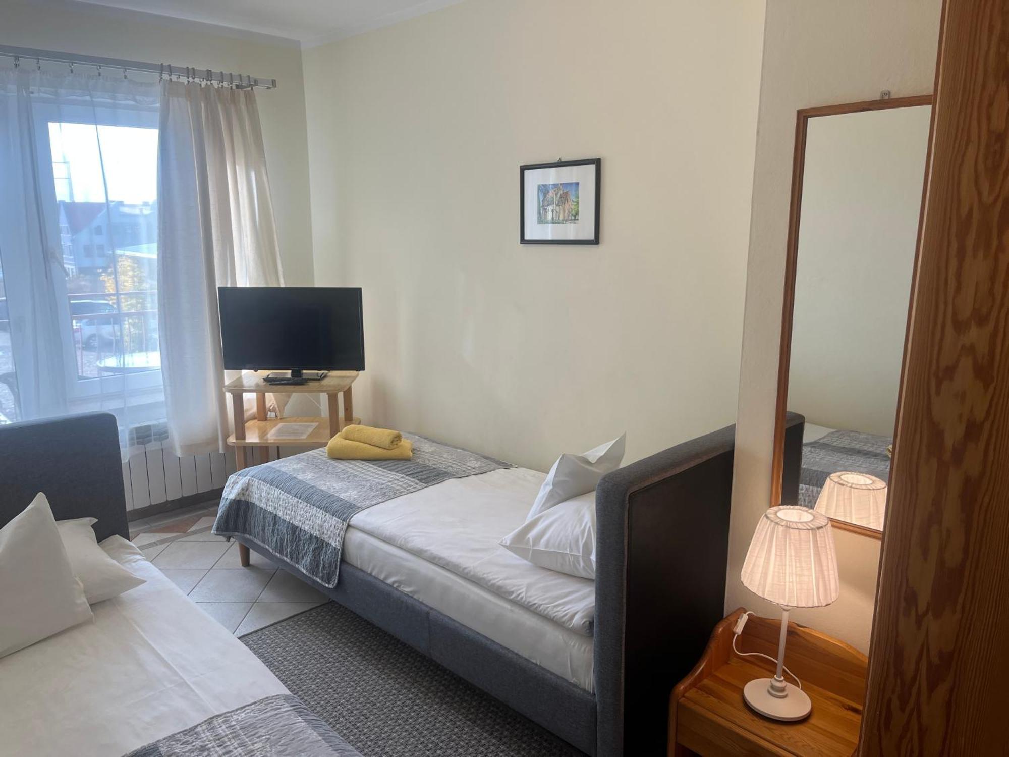 Gosciniec Jantar Hotel Gizycko Ngoại thất bức ảnh