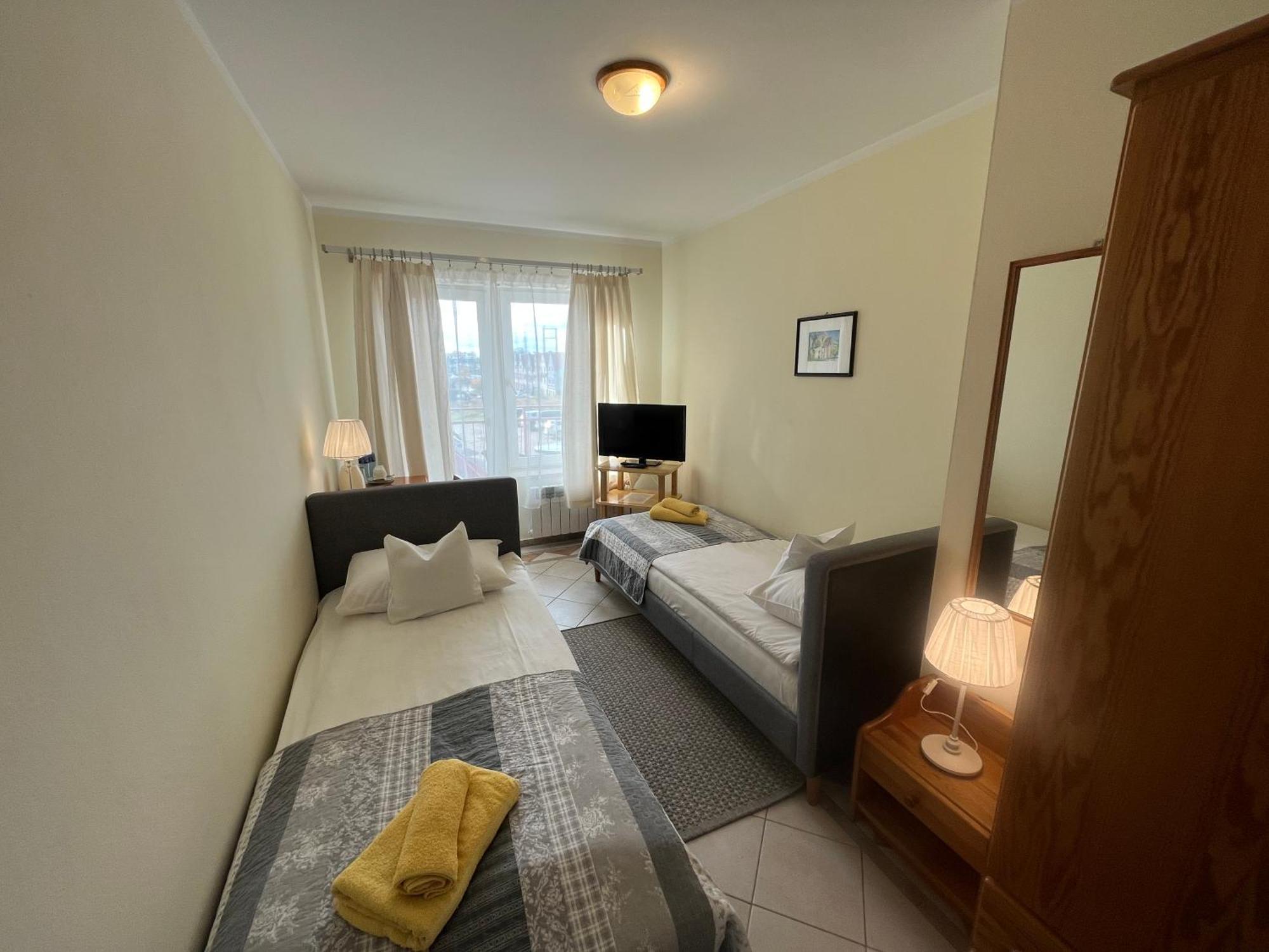 Gosciniec Jantar Hotel Gizycko Ngoại thất bức ảnh