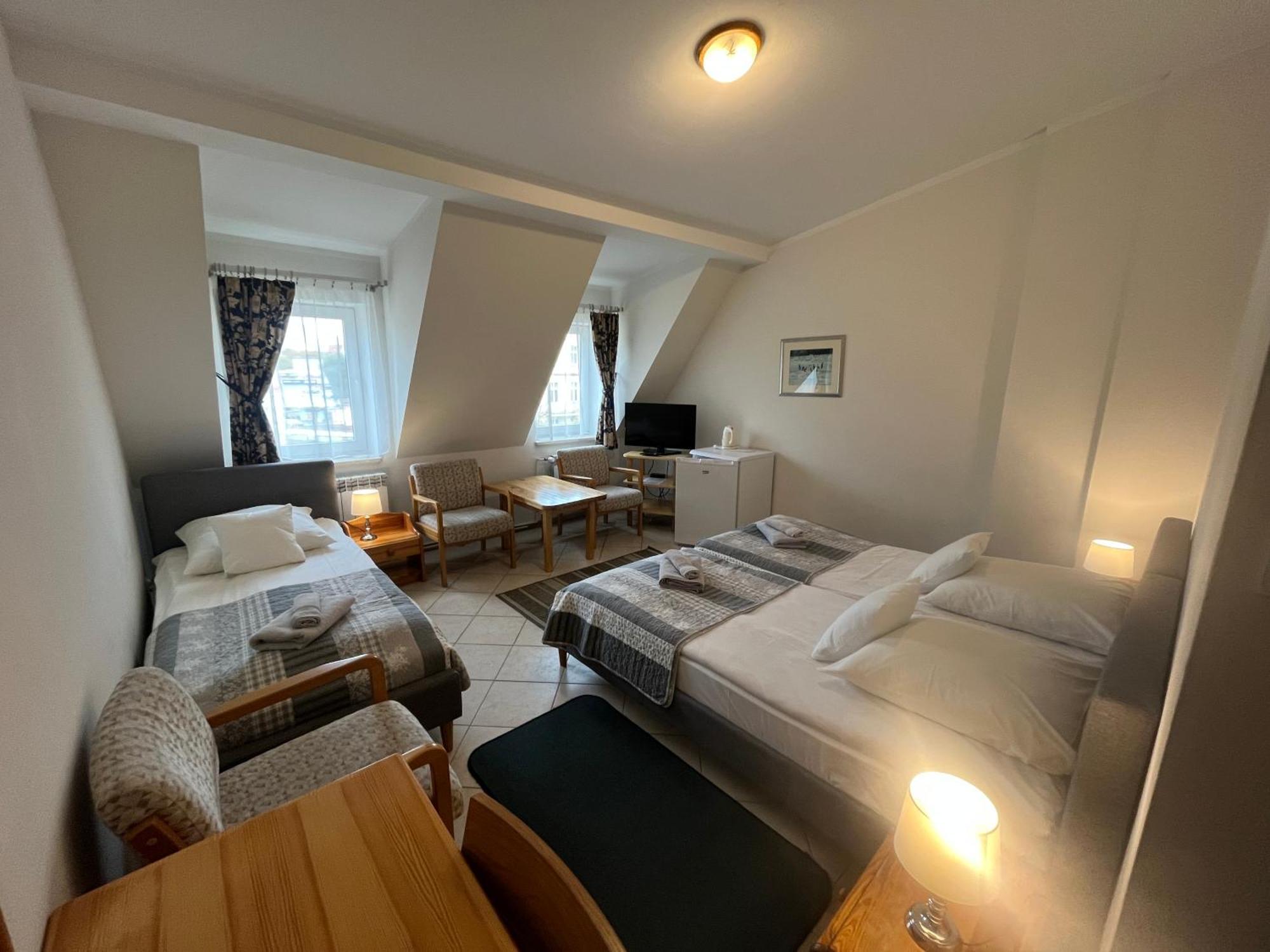 Gosciniec Jantar Hotel Gizycko Phòng bức ảnh
