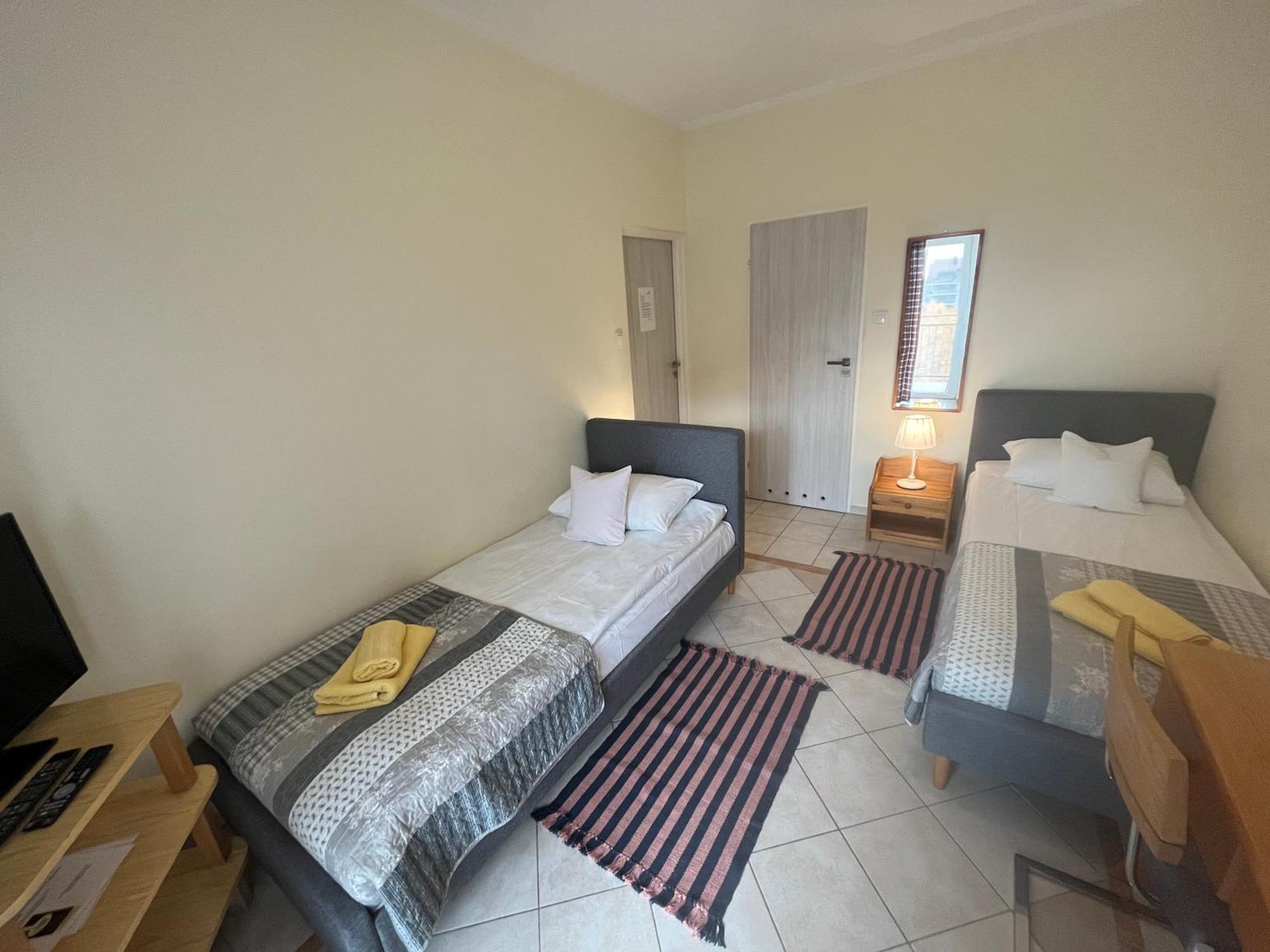Gosciniec Jantar Hotel Gizycko Phòng bức ảnh